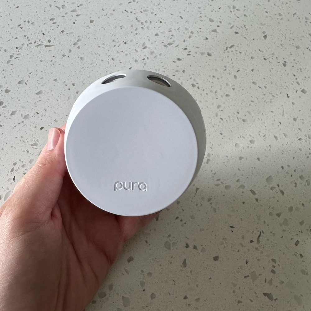 Pura plug-in diffuser